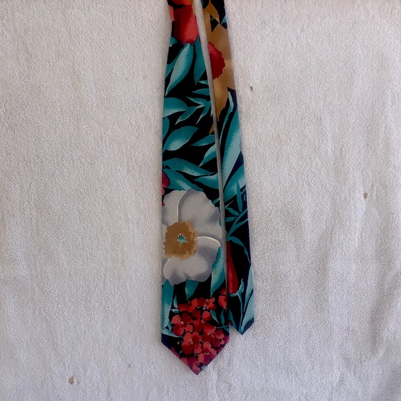 Tie - Picture 2 of 2
